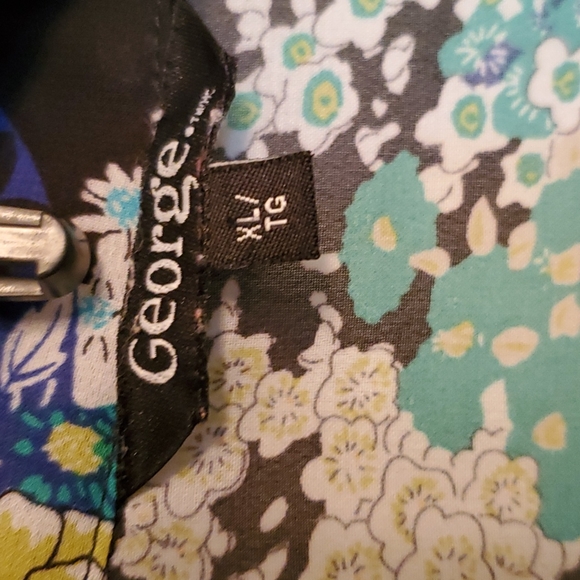 3/$30 George Sheer Sleeveless Top - Picture 4 of 5